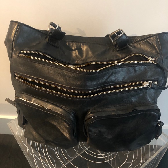 Club Monaco multi-use leather shoulder bag - Picture 3 of 6